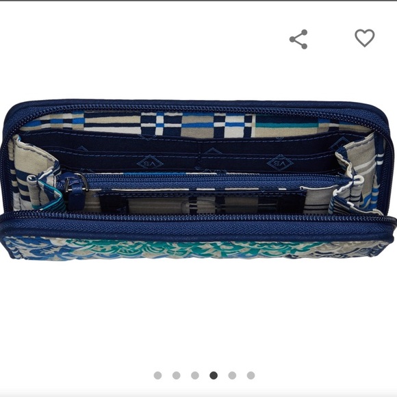 Vera Bradley Grab n Go Wristlet - Picture 3 of 8